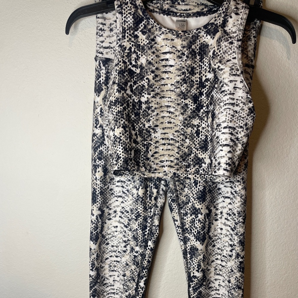 Snake print 2 piece work out outfit